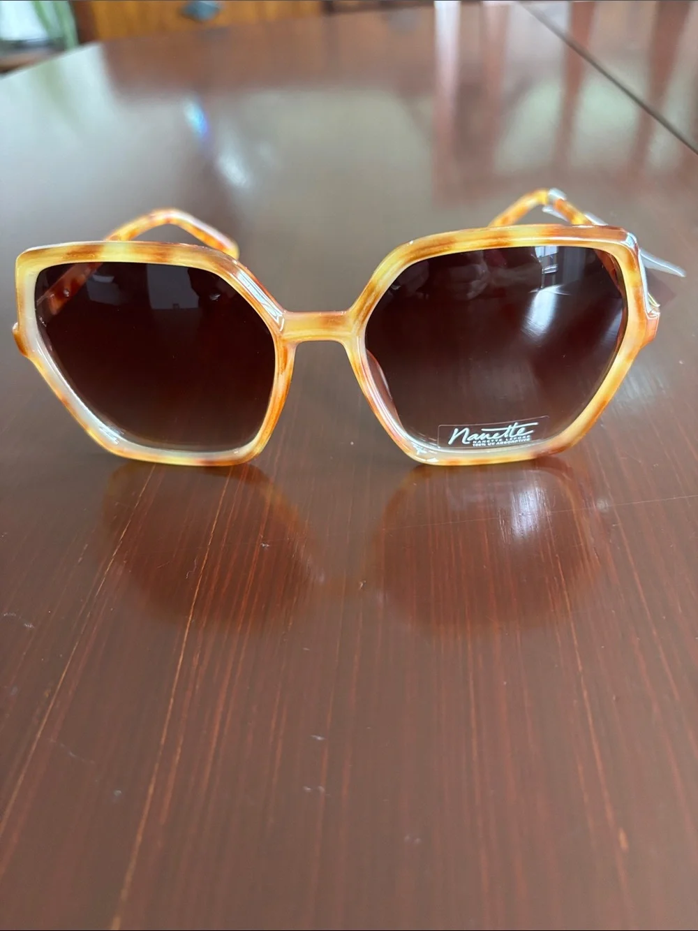 Nanette Lepore 100% UV protect,tortoise frame & arms,brown gradient lens,hexagon